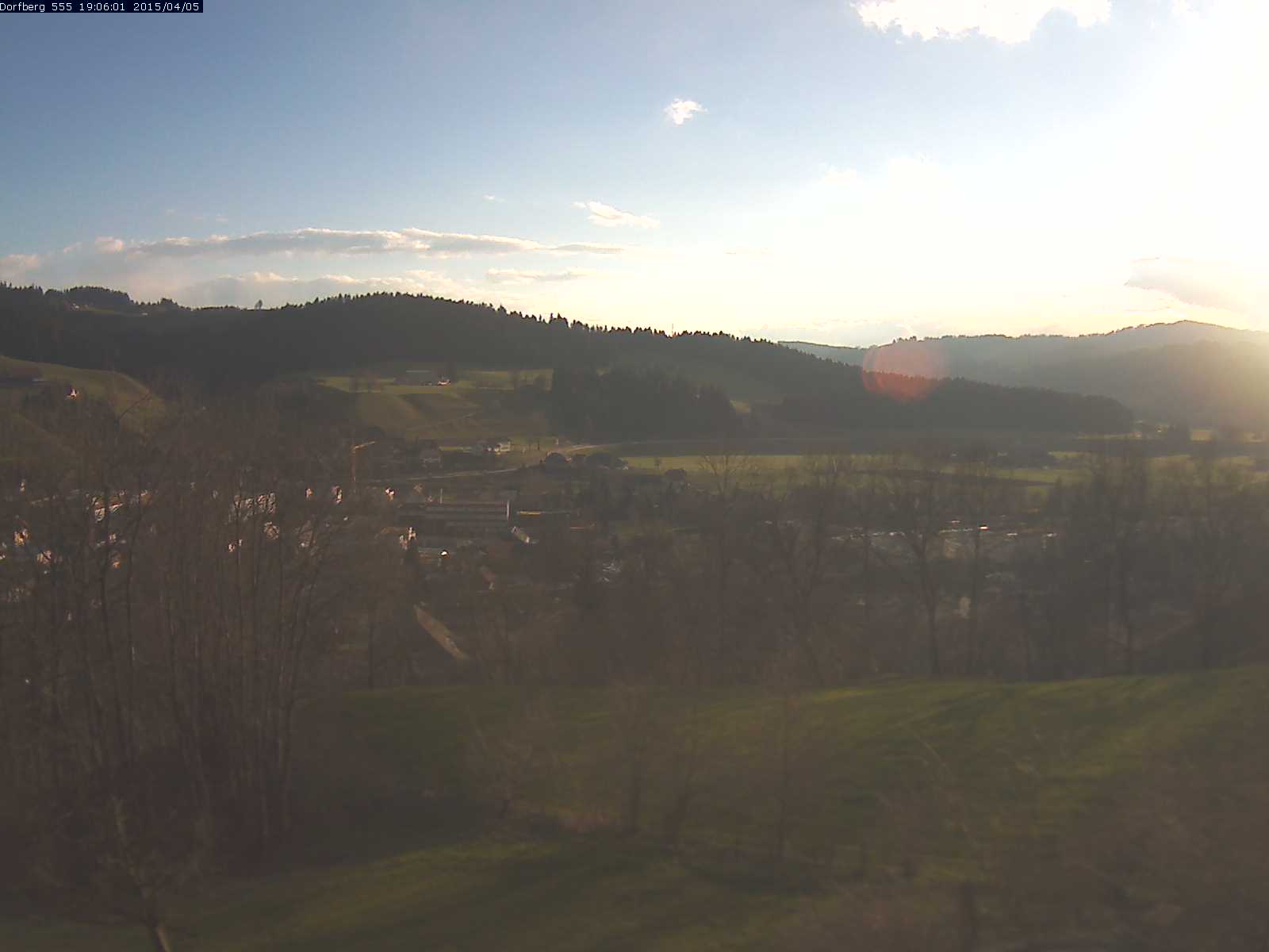 Webcam-Bild: Aussicht vom Dorfberg in Langnau 20150405-190601