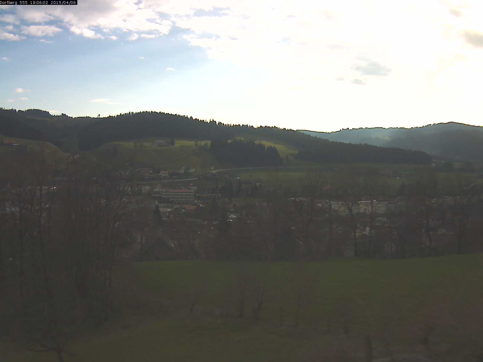 Webcam-Bild: Aussicht vom Dorfberg in Langnau 20150406-180601
