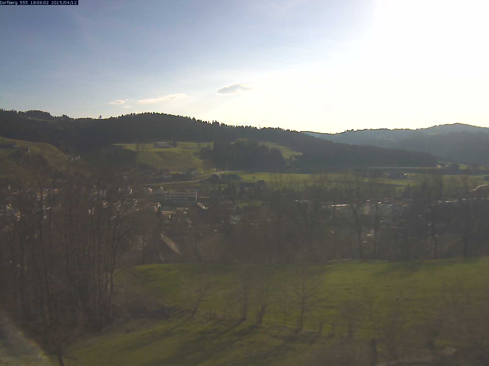 Webcam-Bild: Aussicht vom Dorfberg in Langnau 20150412-180601