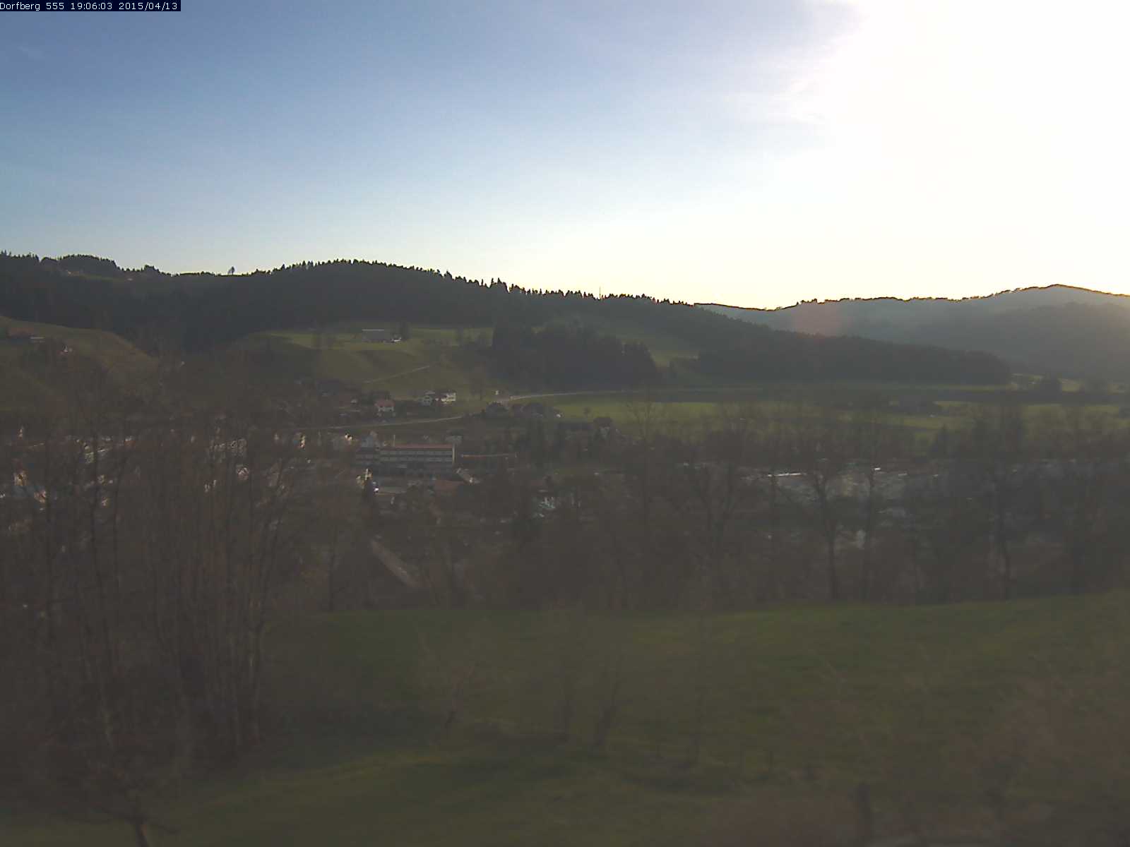 Webcam-Bild: Aussicht vom Dorfberg in Langnau 20150413-190601