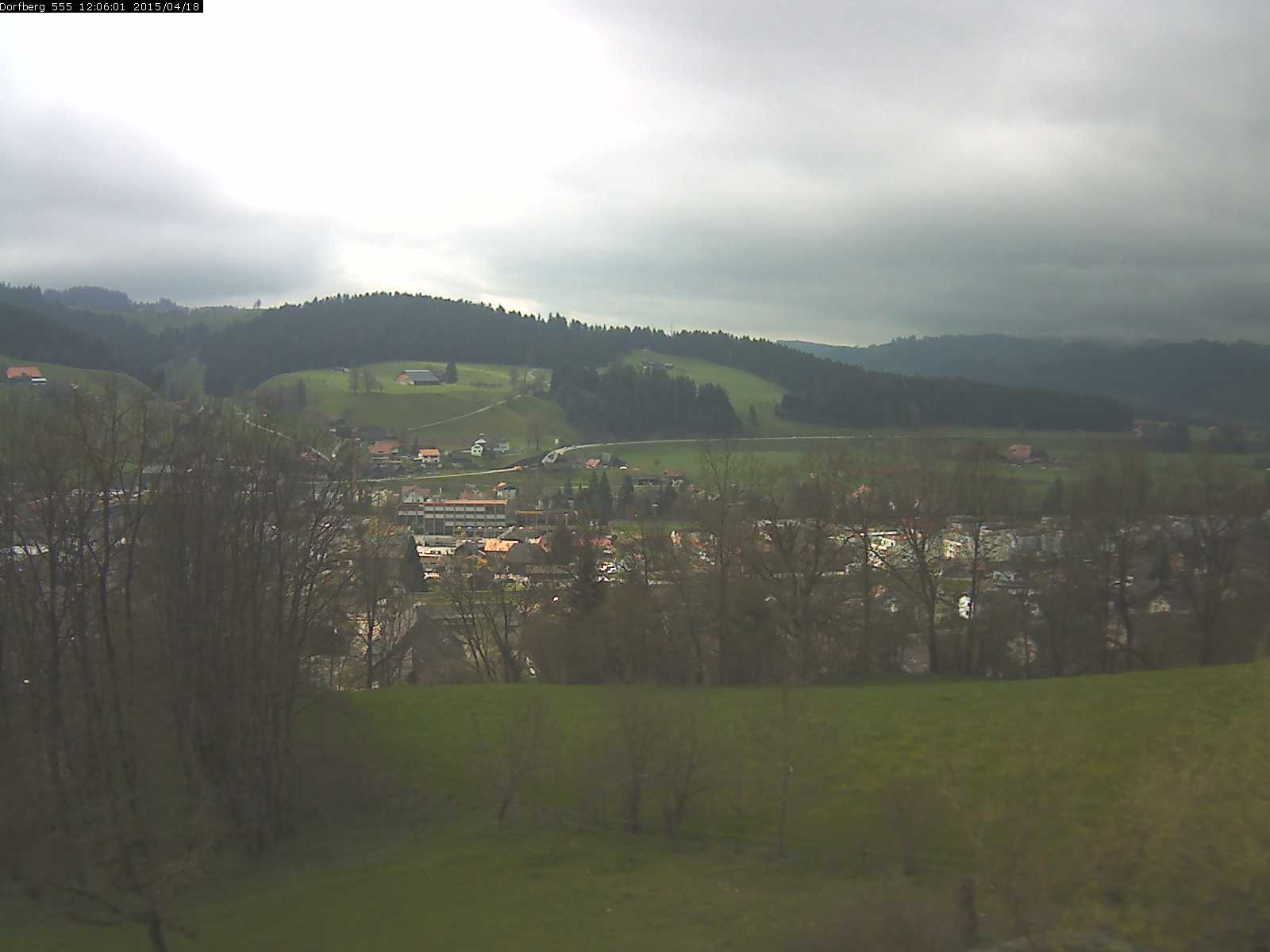 Webcam-Bild: Aussicht vom Dorfberg in Langnau 20150418-120601