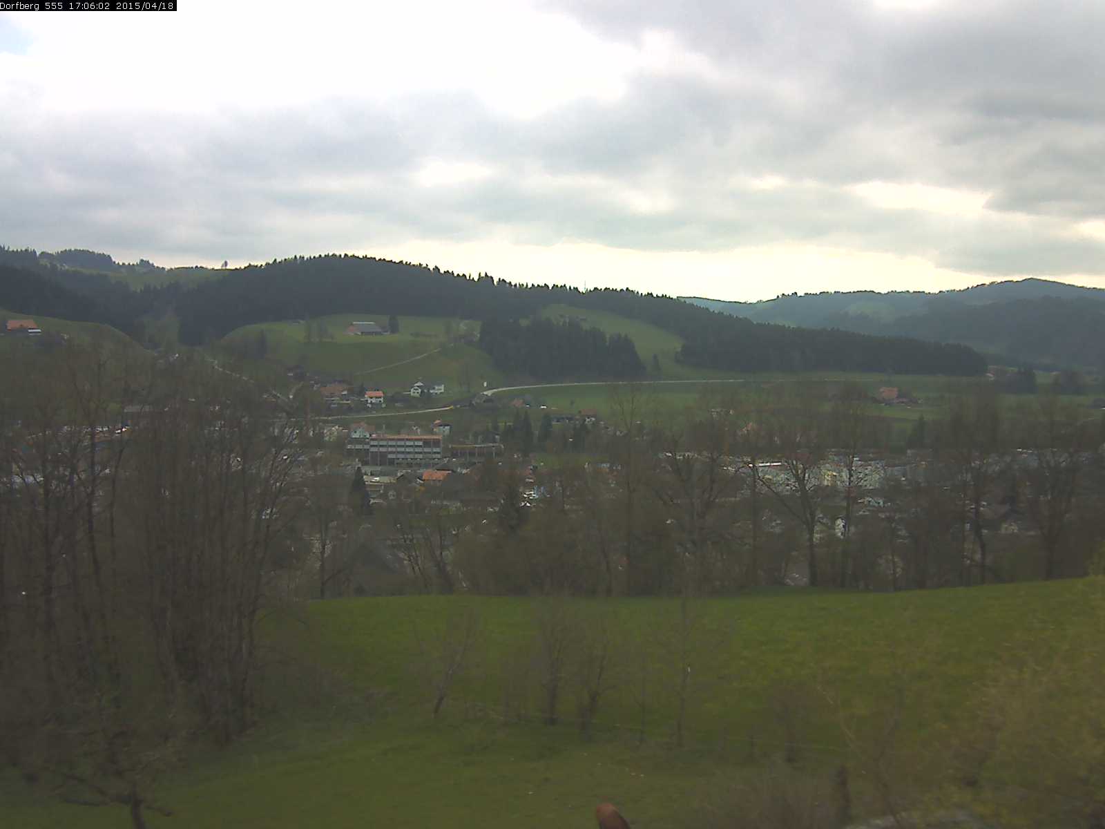 Webcam-Bild: Aussicht vom Dorfberg in Langnau 20150418-170601