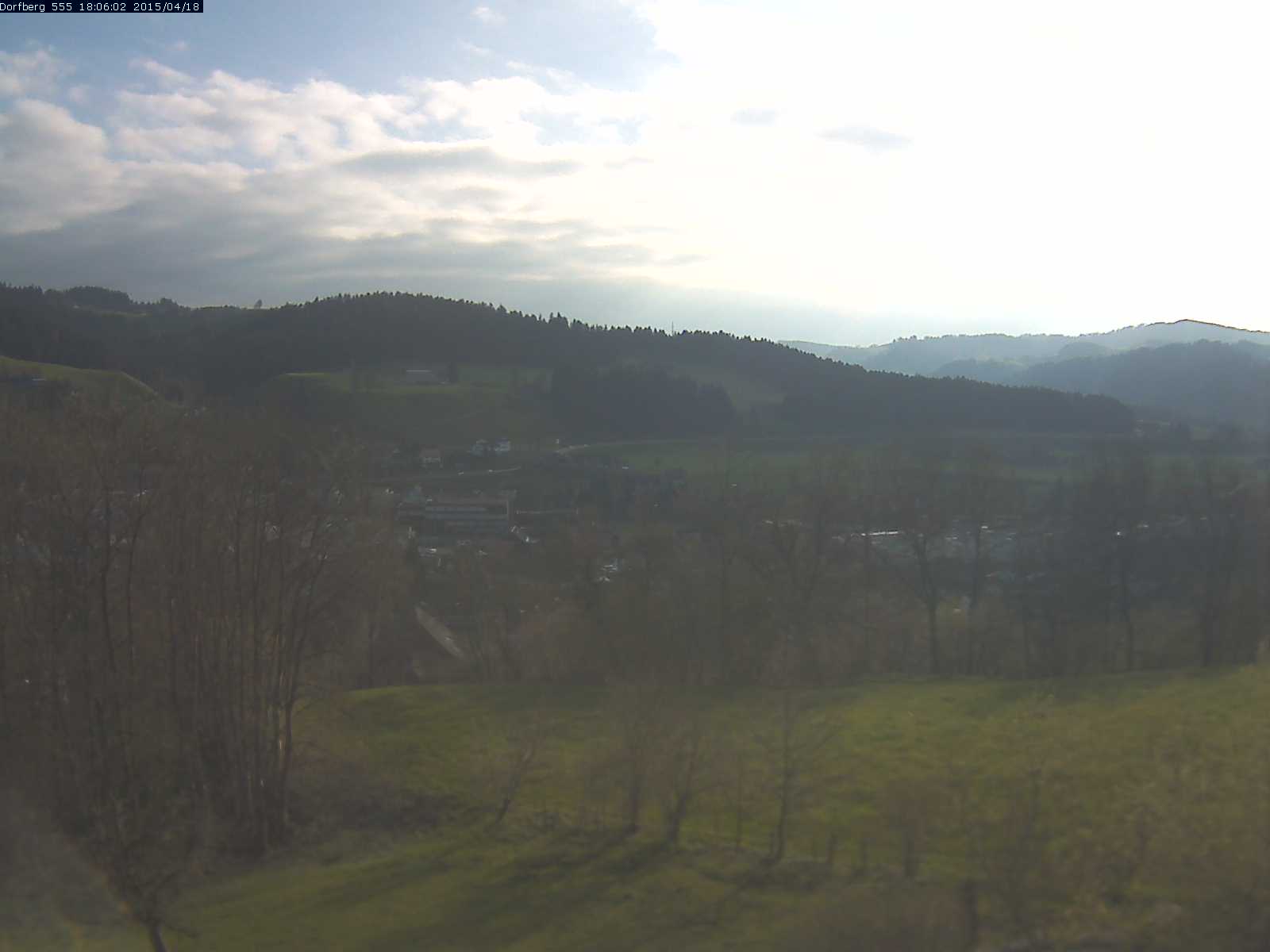Webcam-Bild: Aussicht vom Dorfberg in Langnau 20150418-180601
