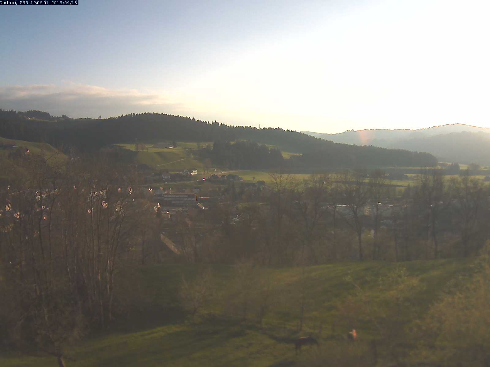 Webcam-Bild: Aussicht vom Dorfberg in Langnau 20150418-190601
