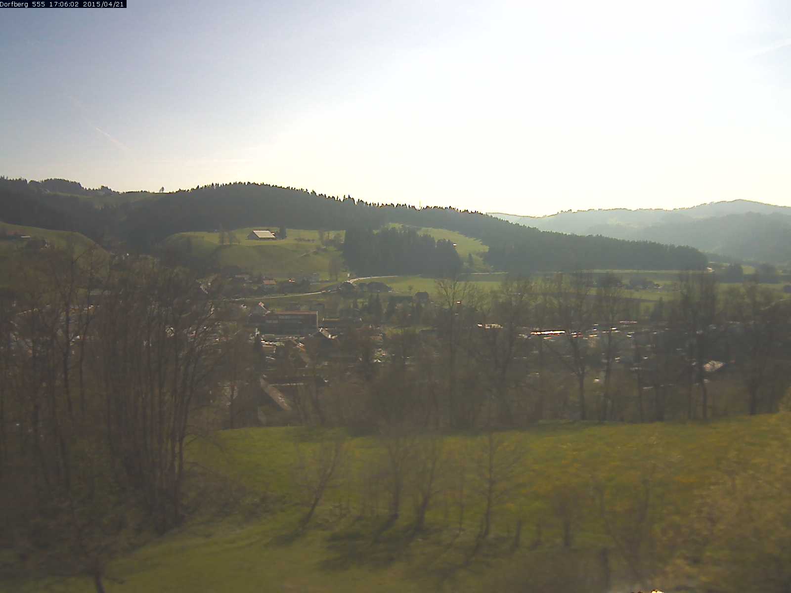 Webcam-Bild: Aussicht vom Dorfberg in Langnau 20150421-170601