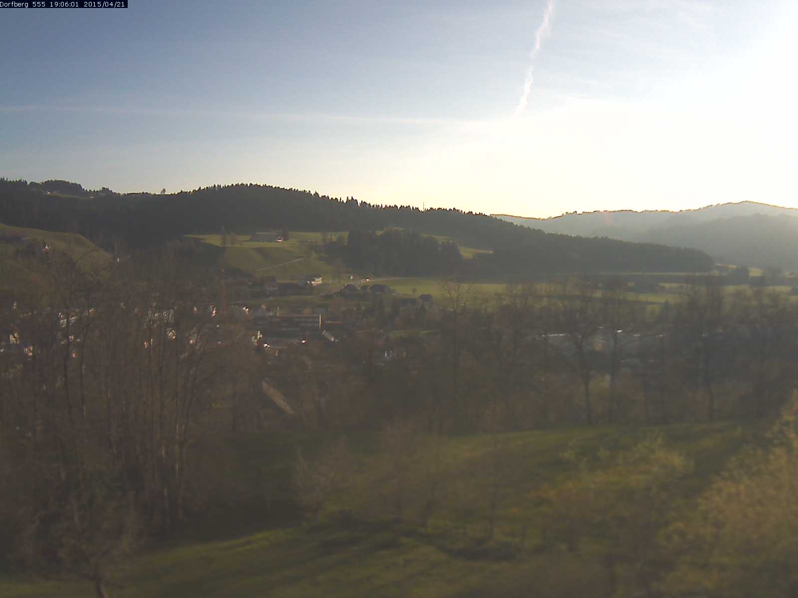 Webcam-Bild: Aussicht vom Dorfberg in Langnau 20150421-190601