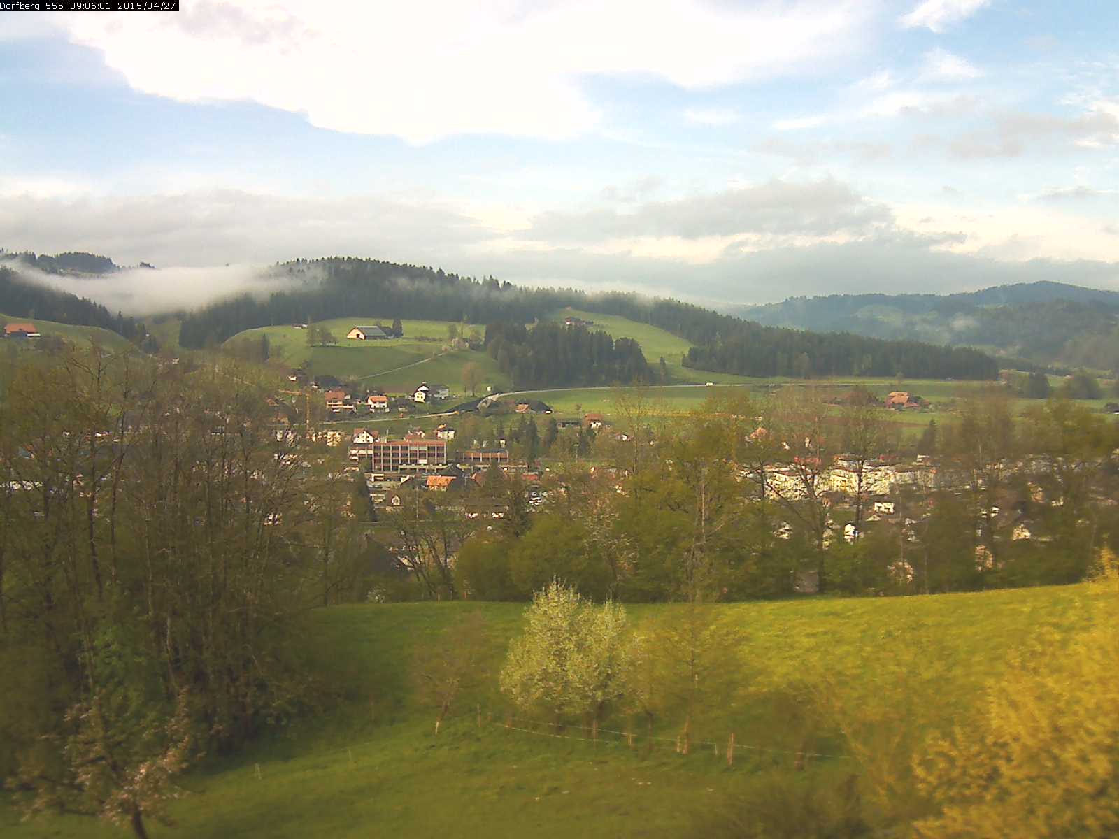 Webcam-Bild: Aussicht vom Dorfberg in Langnau 20150427-090601