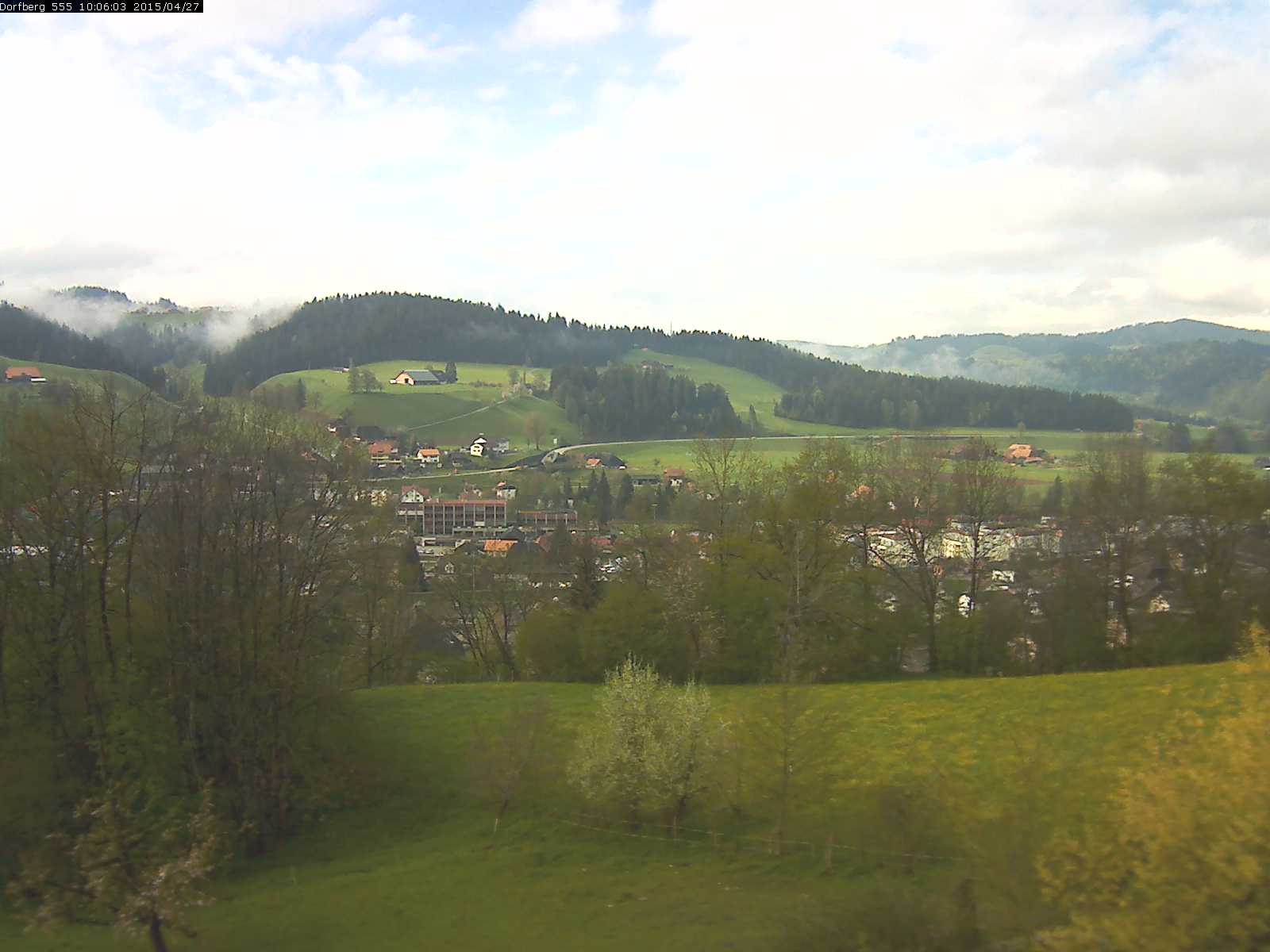 Webcam-Bild: Aussicht vom Dorfberg in Langnau 20150427-100601