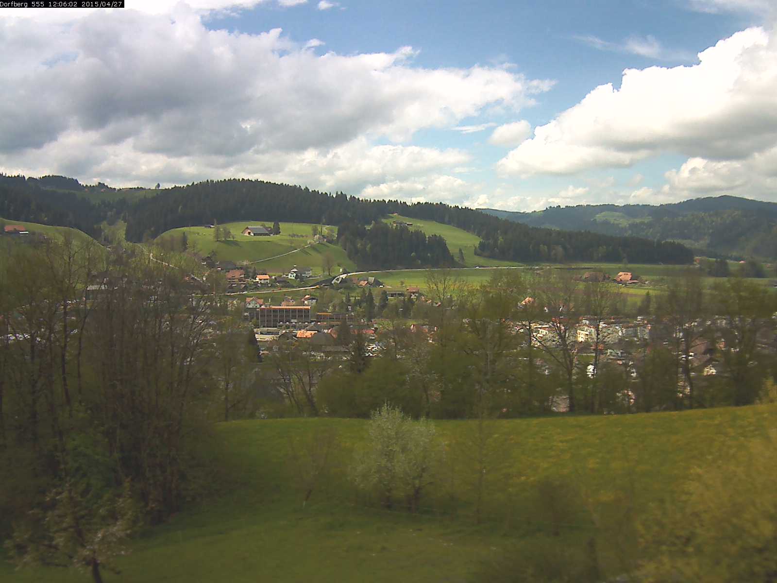 Webcam-Bild: Aussicht vom Dorfberg in Langnau 20150427-120601