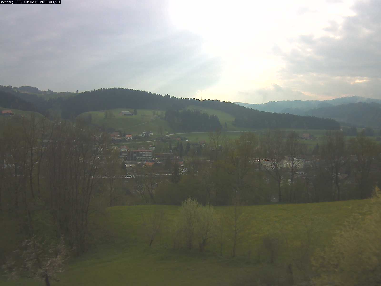 Webcam-Bild: Aussicht vom Dorfberg in Langnau 20150428-180601