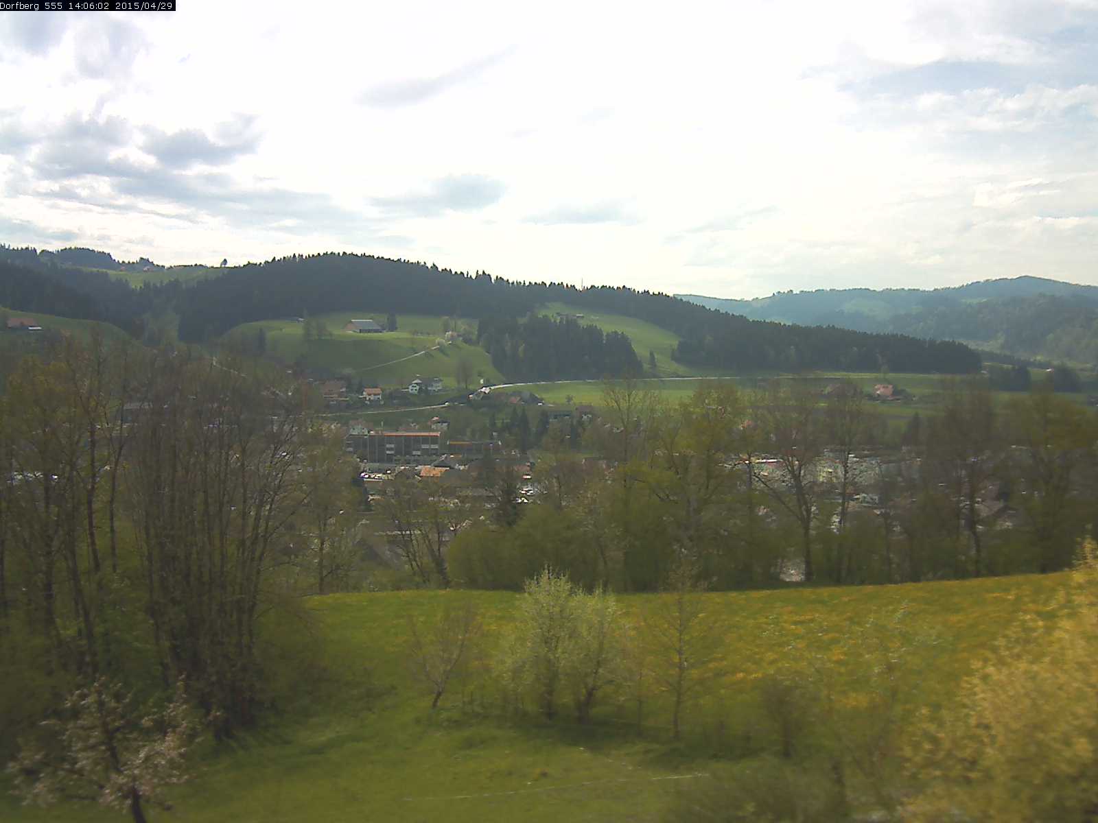 Webcam-Bild: Aussicht vom Dorfberg in Langnau 20150429-140601