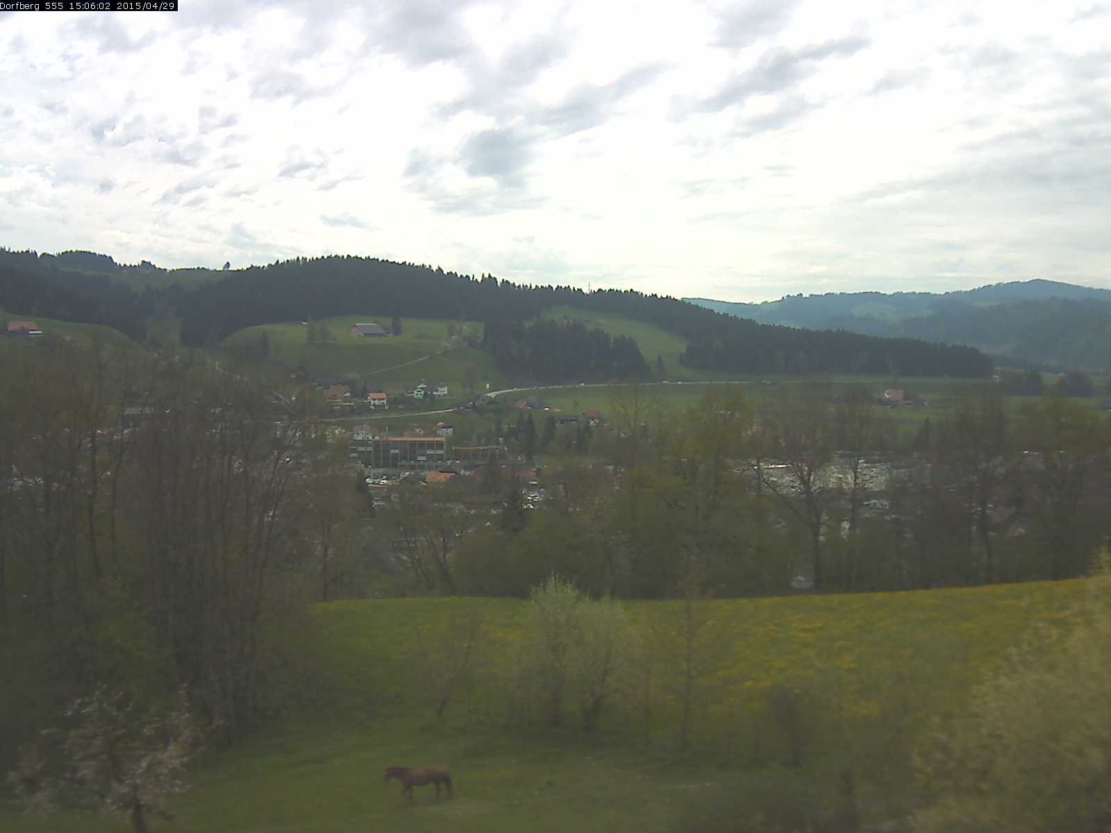 Webcam-Bild: Aussicht vom Dorfberg in Langnau 20150429-150601