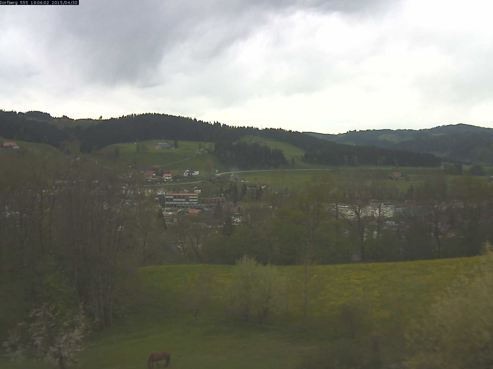 Webcam-Bild: Aussicht vom Dorfberg in Langnau 20150430-180601