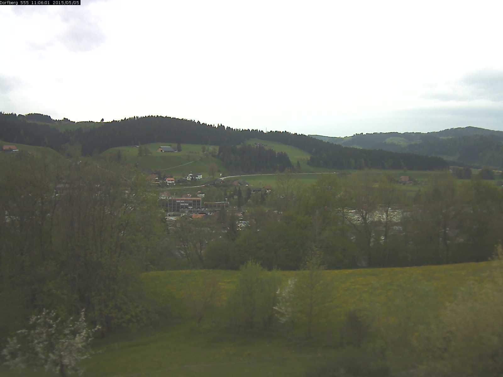 Webcam-Bild: Aussicht vom Dorfberg in Langnau 20150505-110601