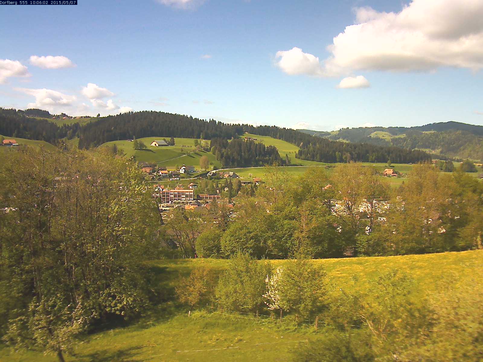 Webcam-Bild: Aussicht vom Dorfberg in Langnau 20150507-100601