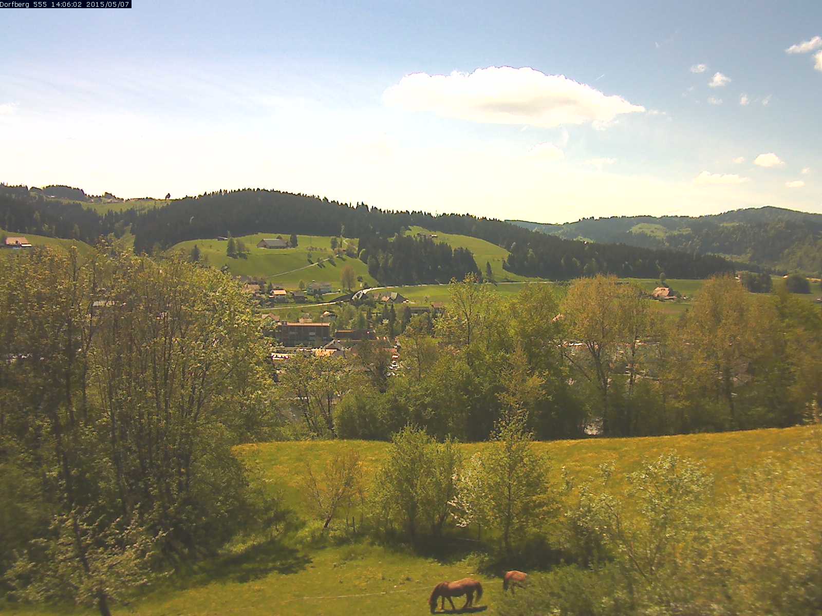 Webcam-Bild: Aussicht vom Dorfberg in Langnau 20150507-140601