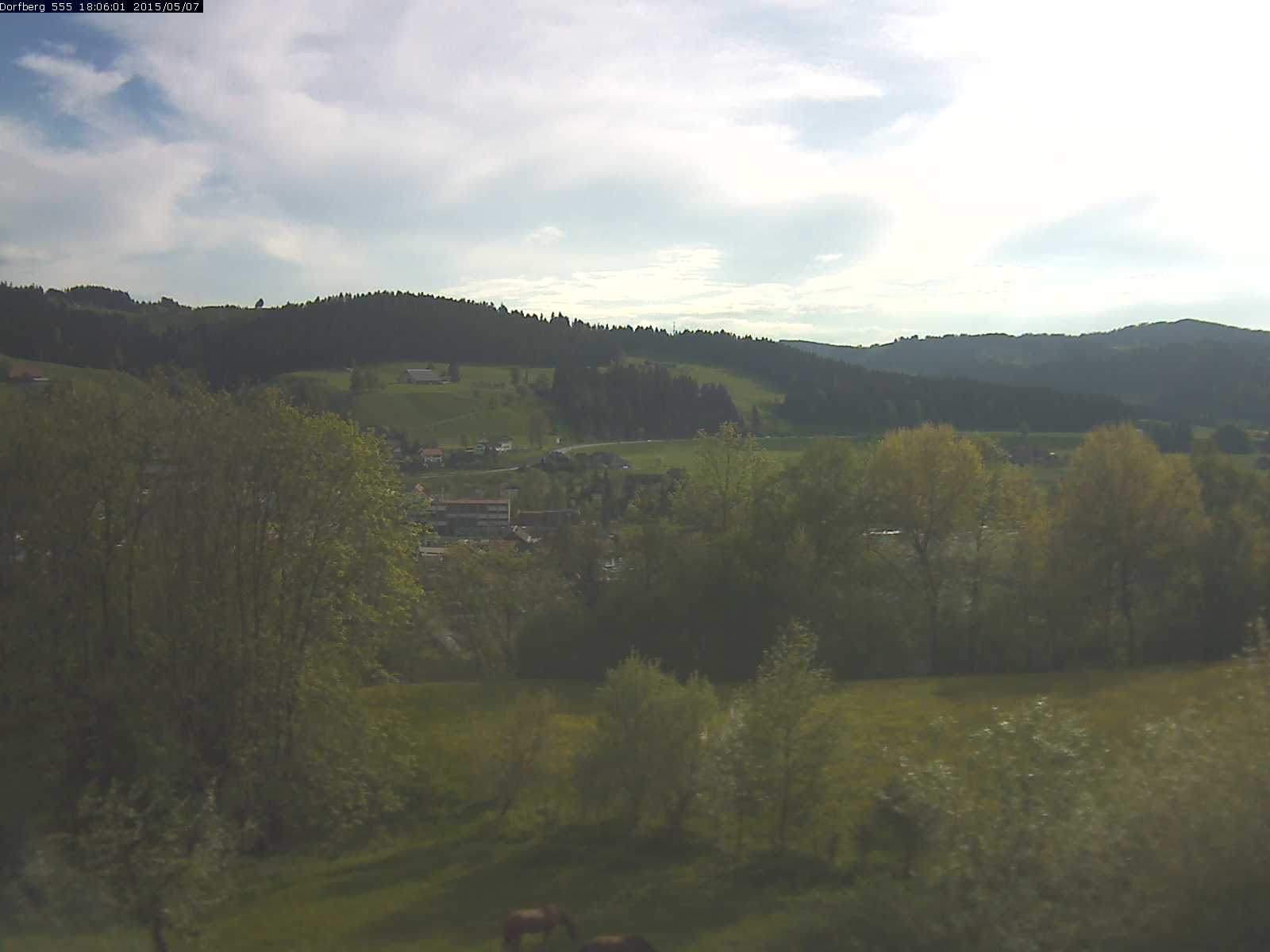 Webcam-Bild: Aussicht vom Dorfberg in Langnau 20150507-180601