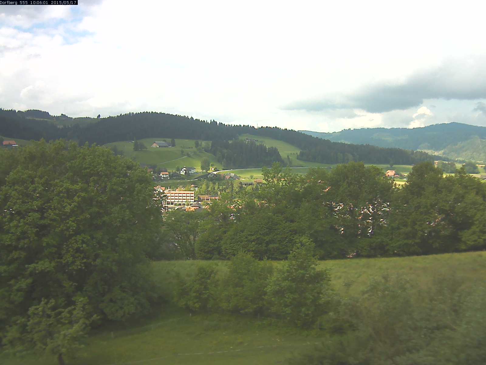 Webcam-Bild: Aussicht vom Dorfberg in Langnau 20150517-100601