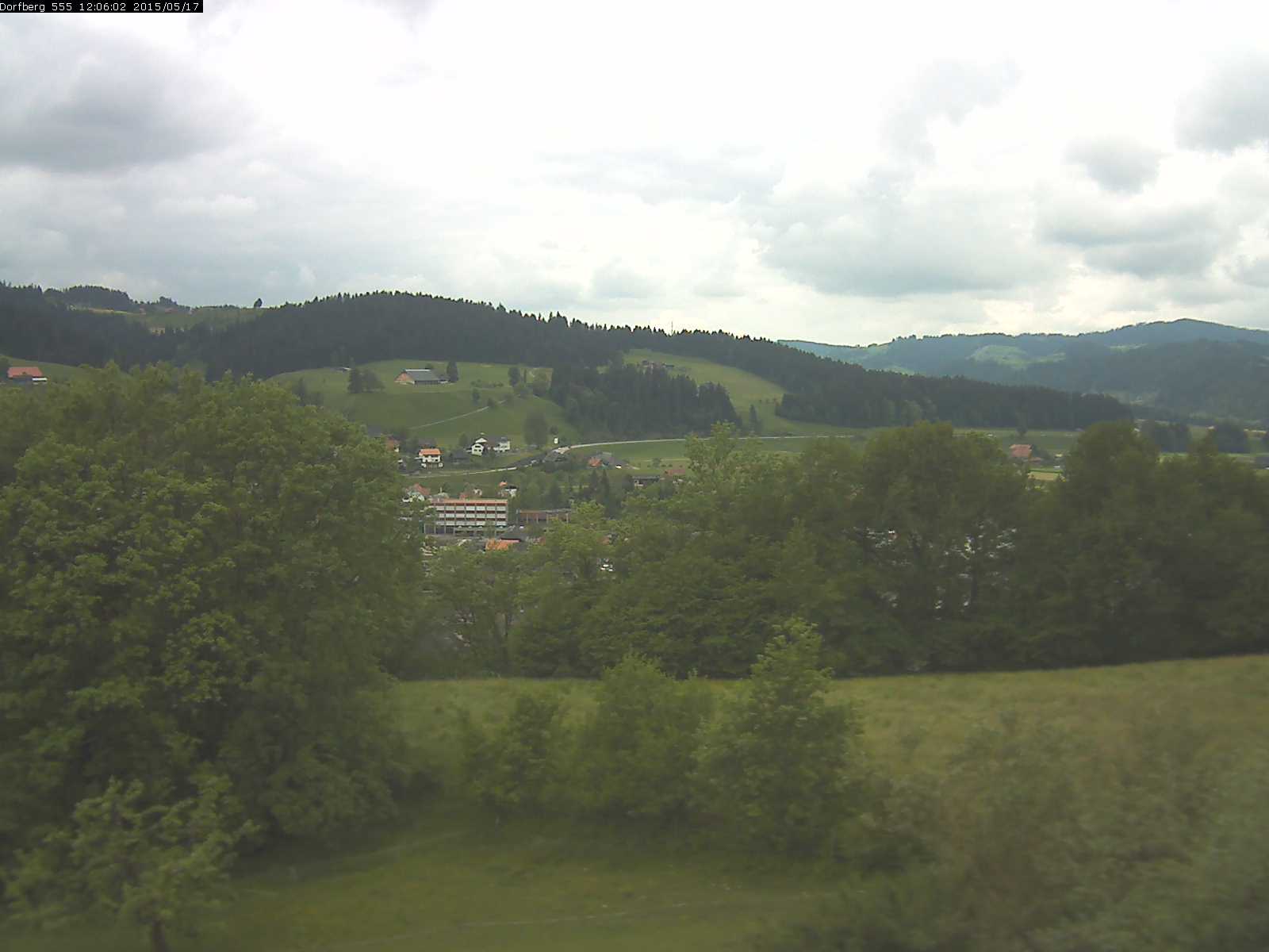 Webcam-Bild: Aussicht vom Dorfberg in Langnau 20150517-120601