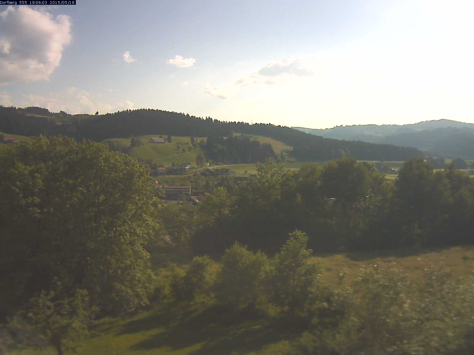 Webcam-Bild: Aussicht vom Dorfberg in Langnau 20150518-180602