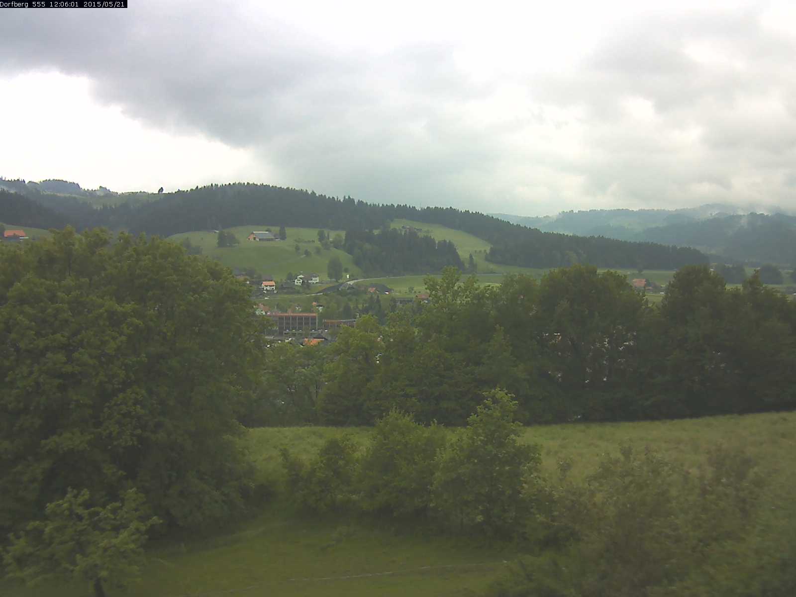 Webcam-Bild: Aussicht vom Dorfberg in Langnau 20150521-120601