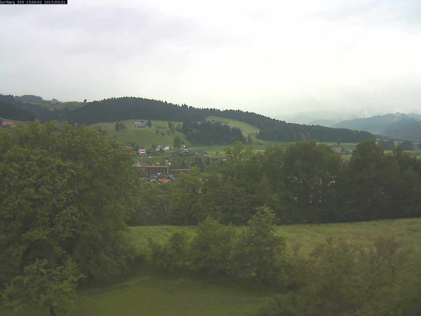 Webcam-Bild: Aussicht vom Dorfberg in Langnau 20150521-150601