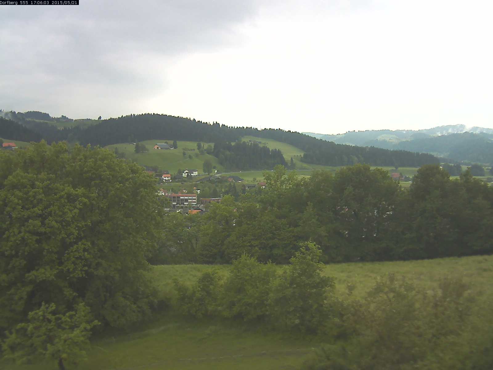 Webcam-Bild: Aussicht vom Dorfberg in Langnau 20150521-170601