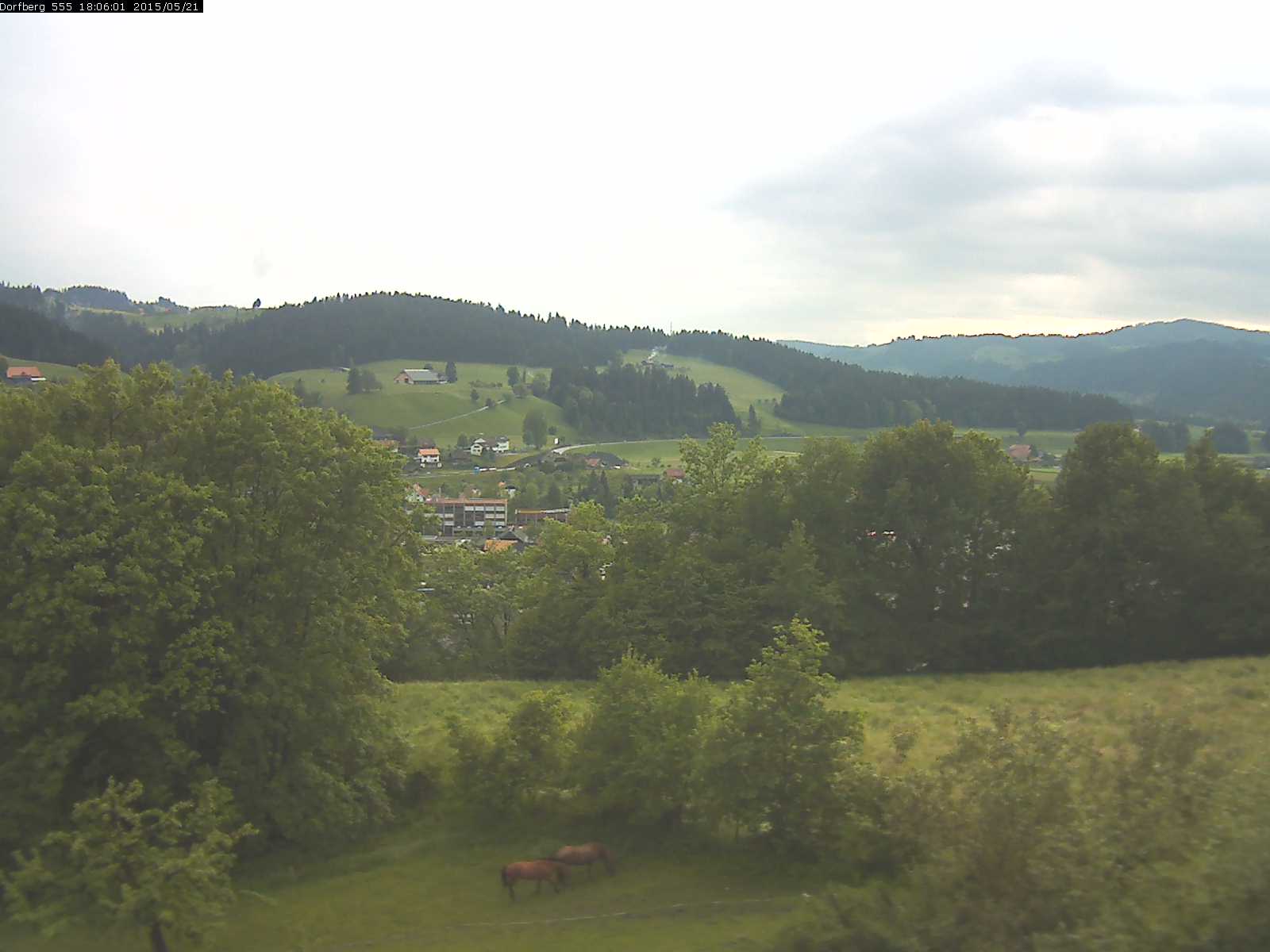 Webcam-Bild: Aussicht vom Dorfberg in Langnau 20150521-180601