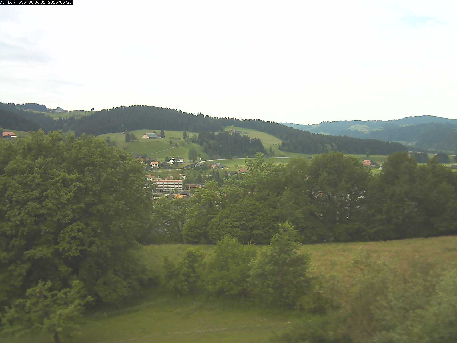 Webcam-Bild: Aussicht vom Dorfberg in Langnau 20150525-090601