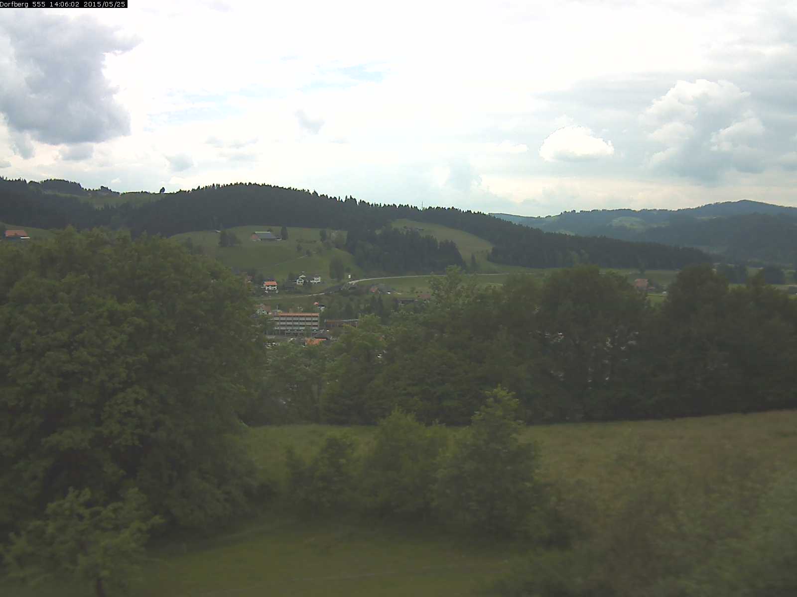 Webcam-Bild: Aussicht vom Dorfberg in Langnau 20150525-140601