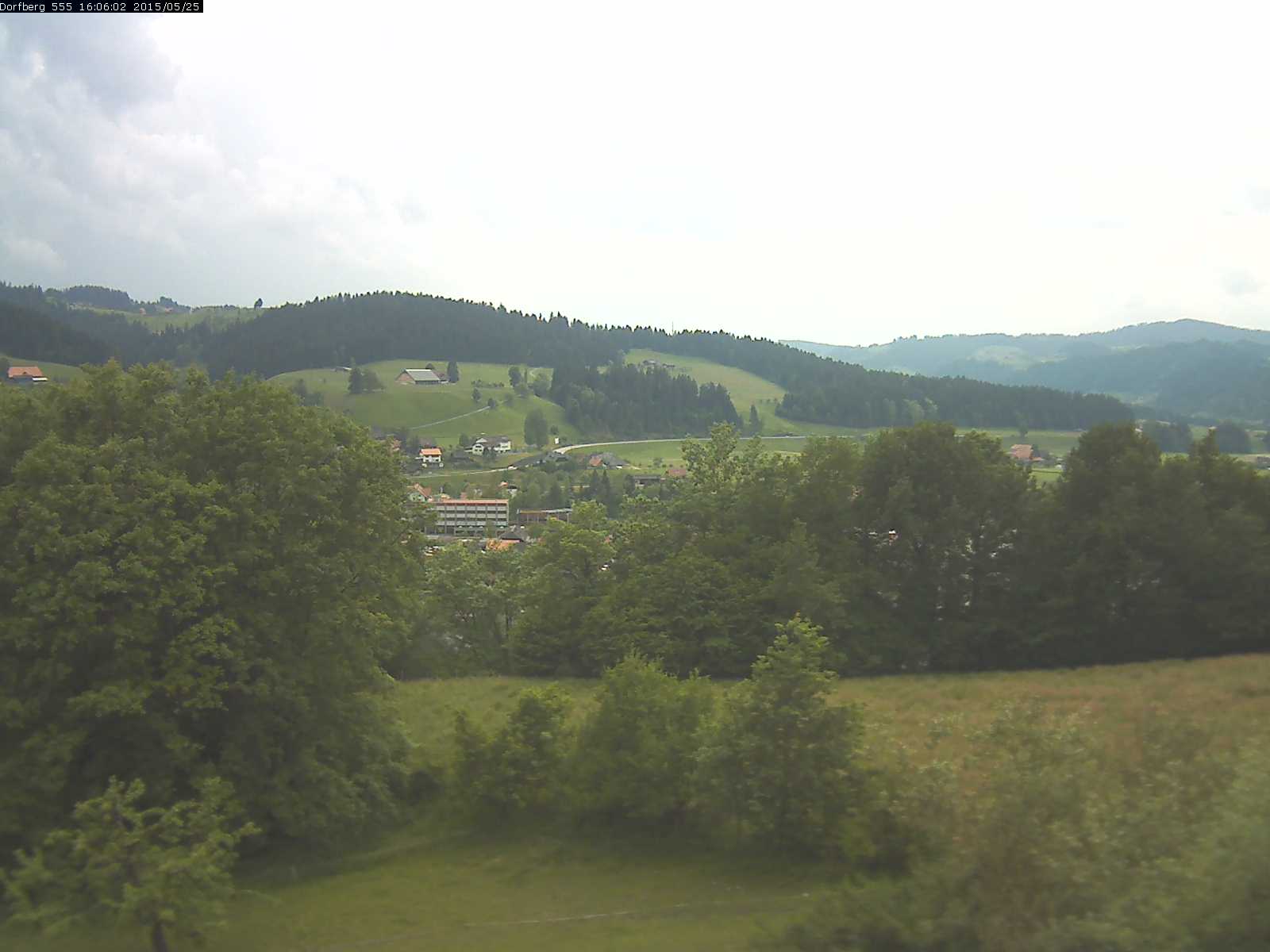 Webcam-Bild: Aussicht vom Dorfberg in Langnau 20150525-160601