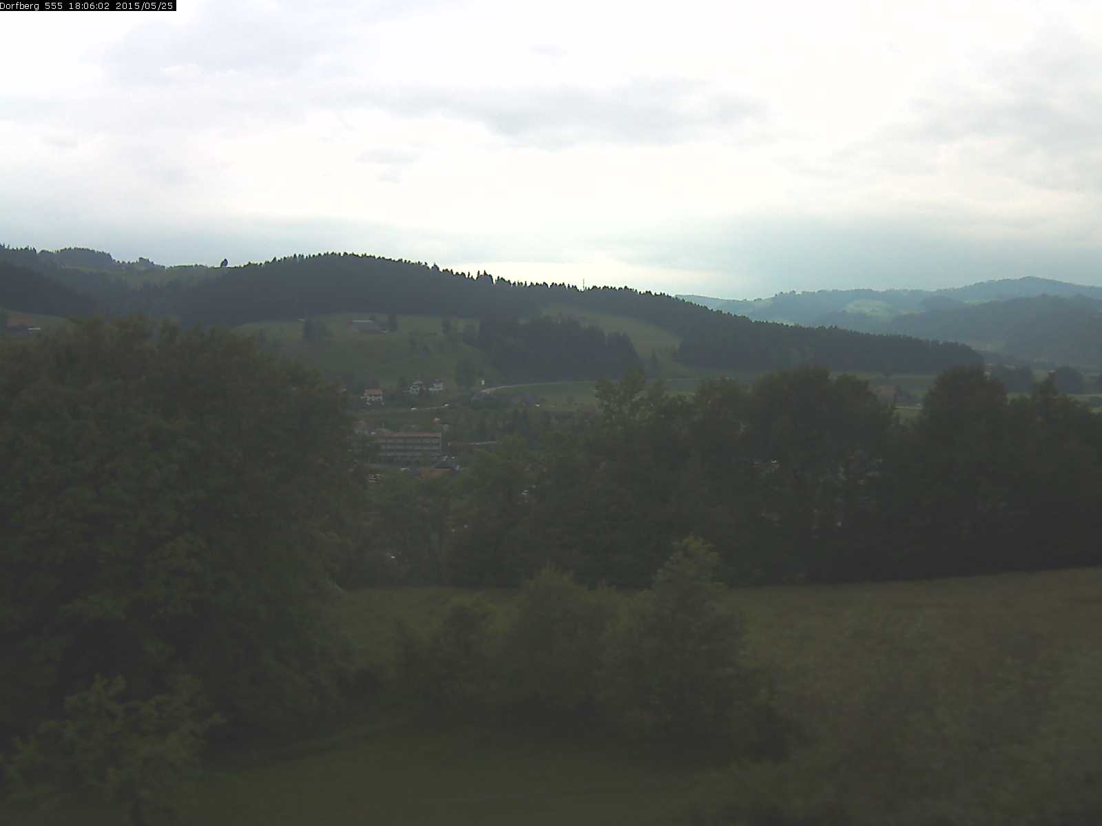Webcam-Bild: Aussicht vom Dorfberg in Langnau 20150525-180601