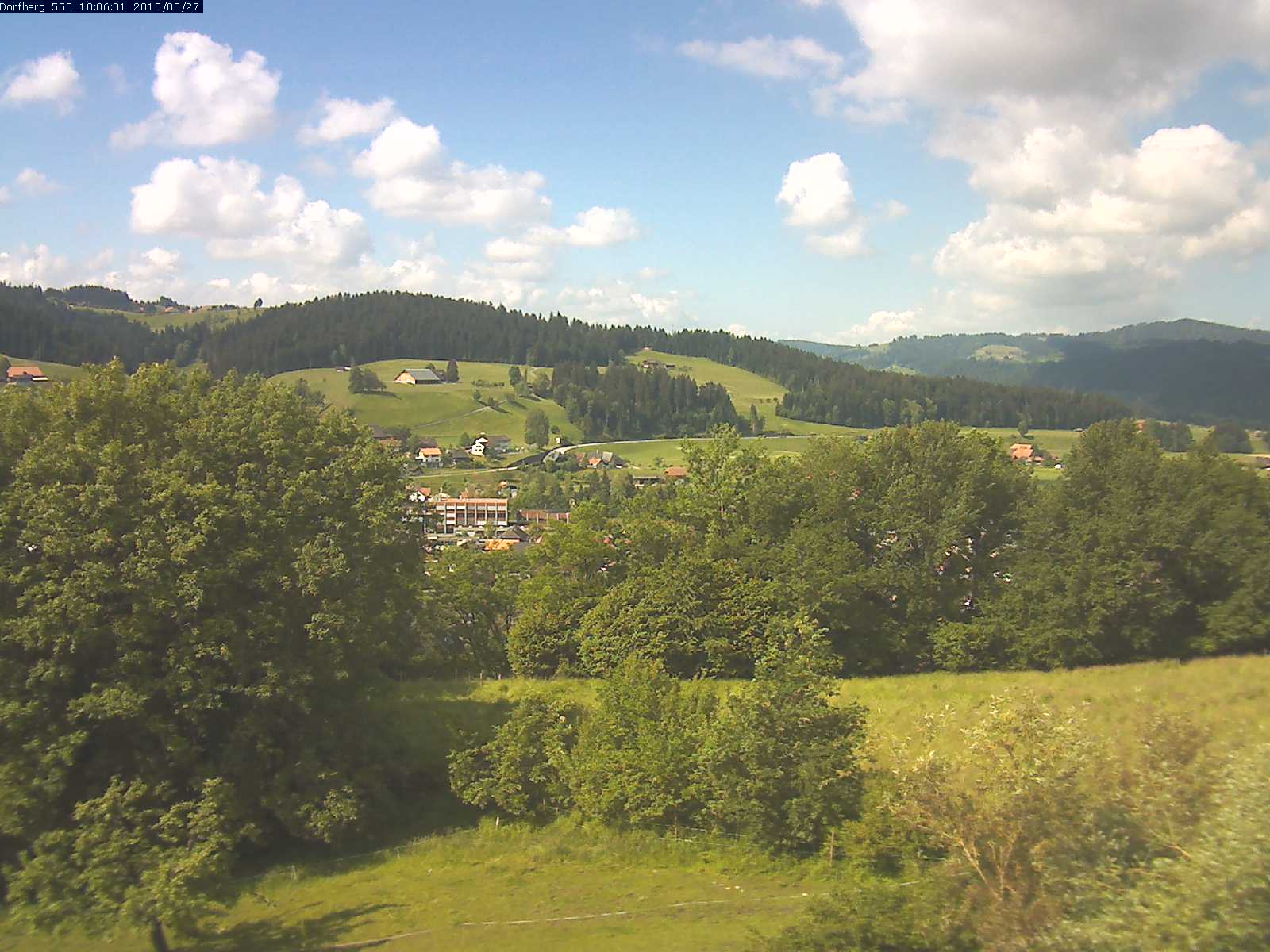 Webcam-Bild: Aussicht vom Dorfberg in Langnau 20150527-100601