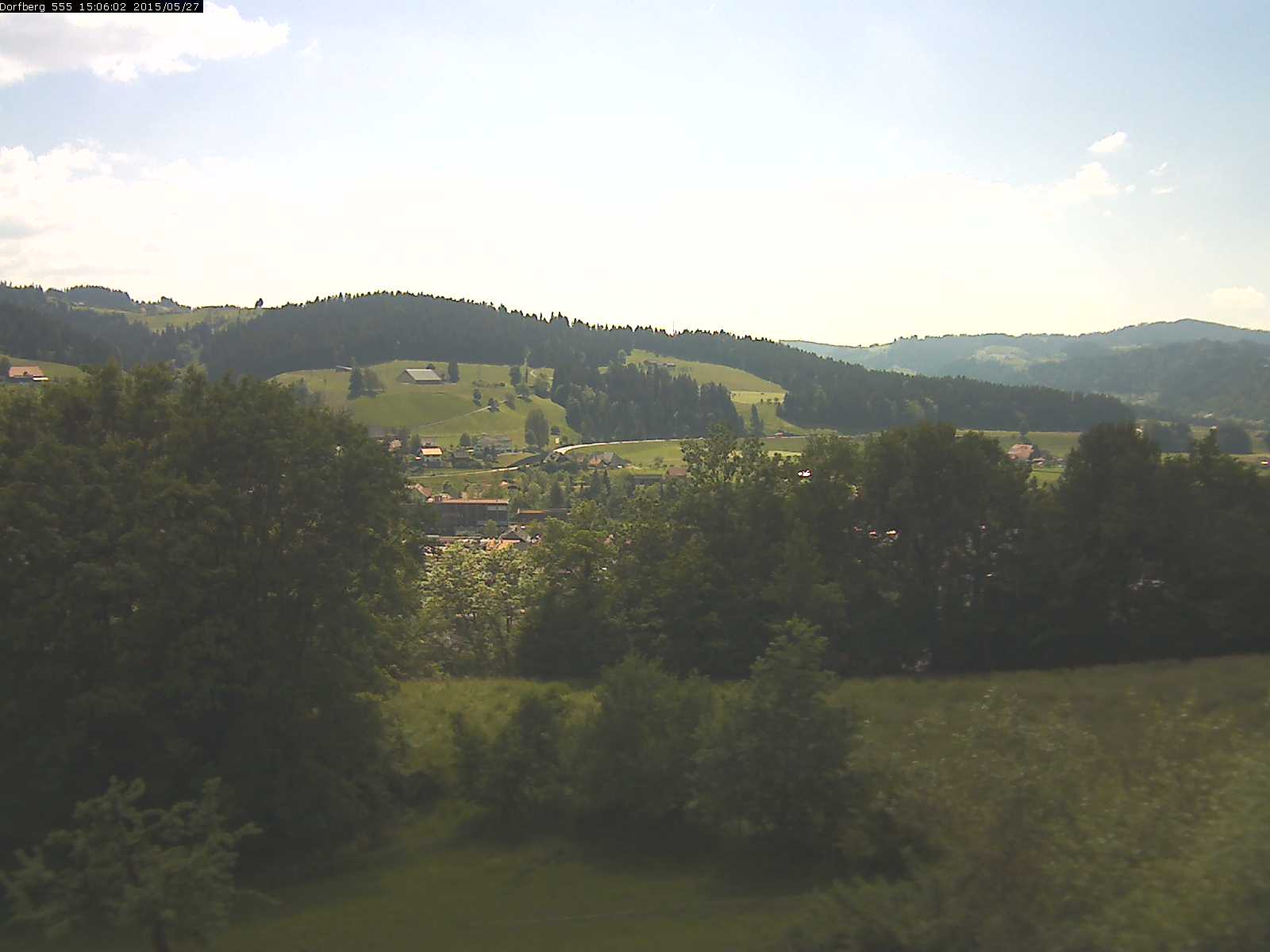 Webcam-Bild: Aussicht vom Dorfberg in Langnau 20150527-150601