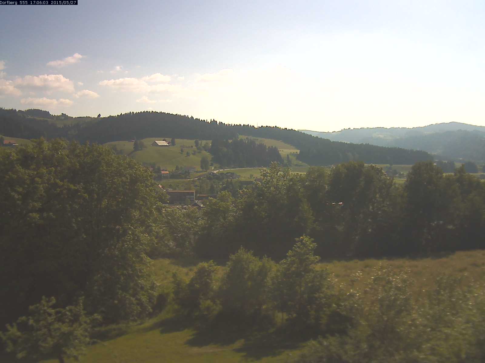 Webcam-Bild: Aussicht vom Dorfberg in Langnau 20150527-170601