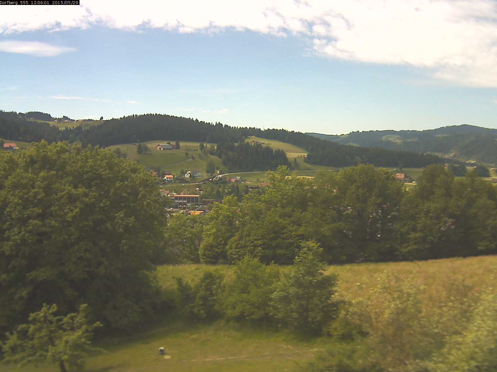 Webcam-Bild: Aussicht vom Dorfberg in Langnau 20150529-120601