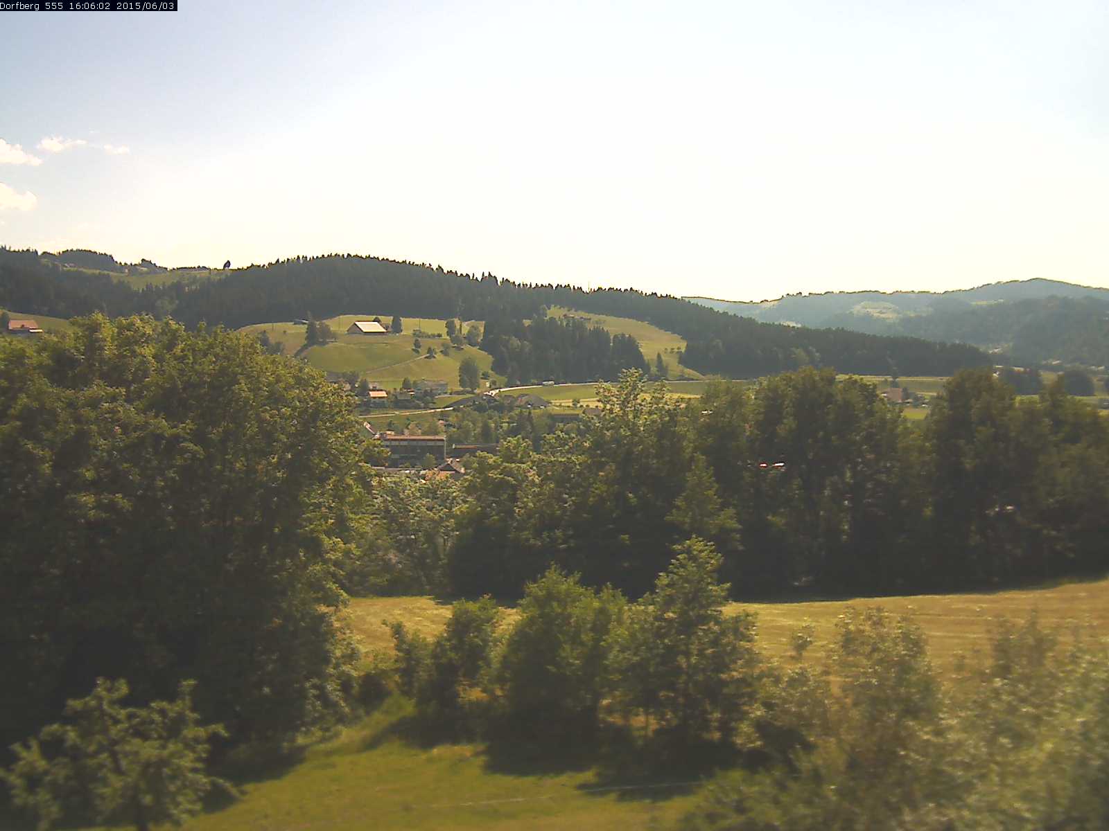 Webcam-Bild: Aussicht vom Dorfberg in Langnau 20150603-160601