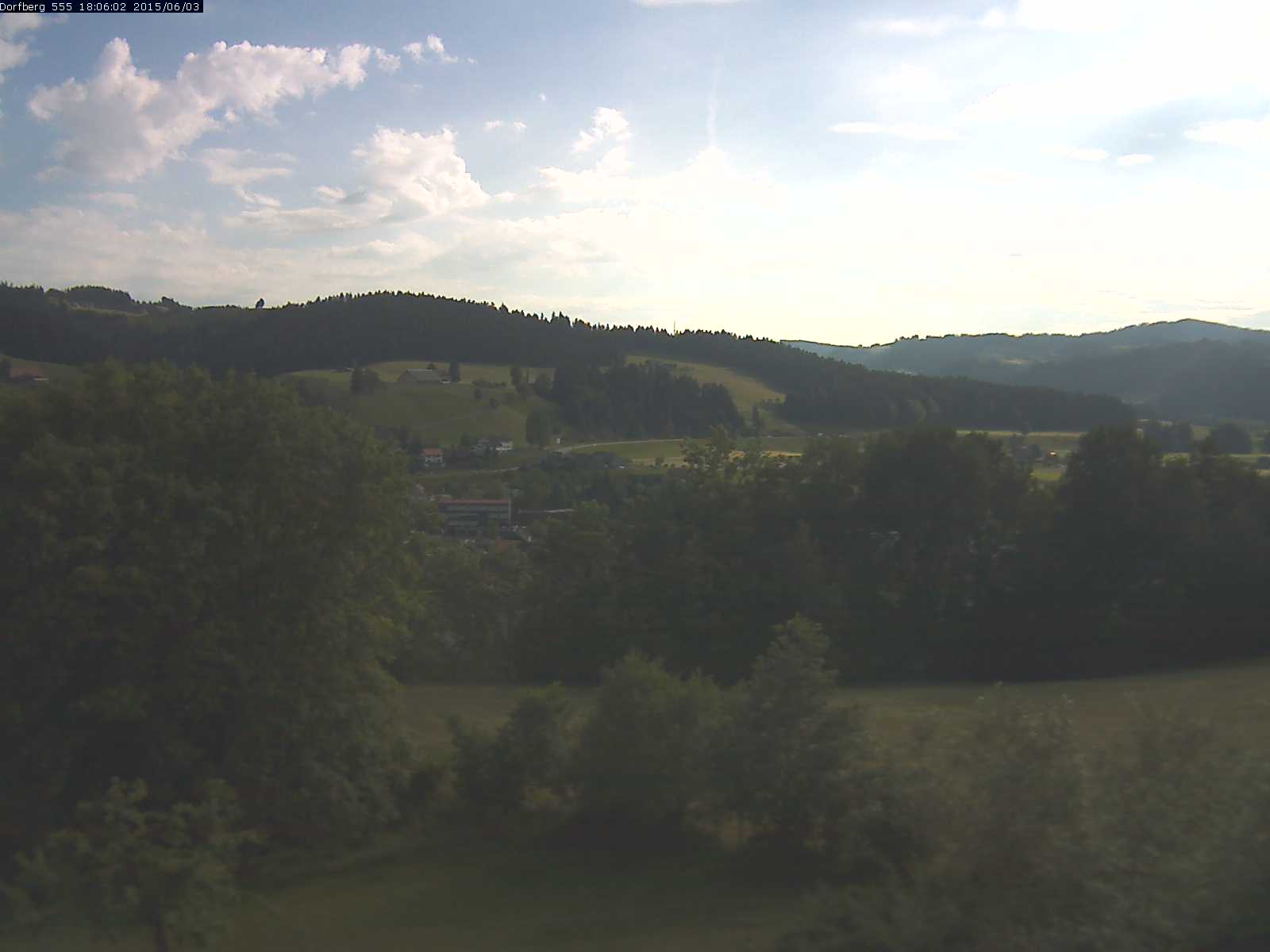 Webcam-Bild: Aussicht vom Dorfberg in Langnau 20150603-180602