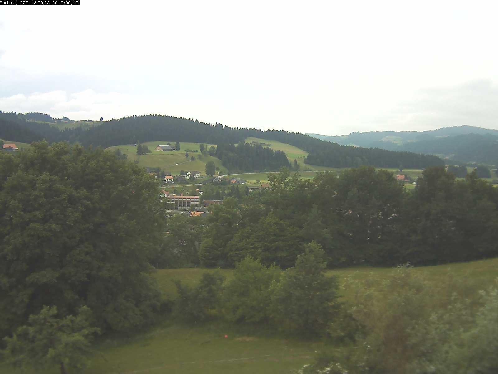 Webcam-Bild: Aussicht vom Dorfberg in Langnau 20150610-120601
