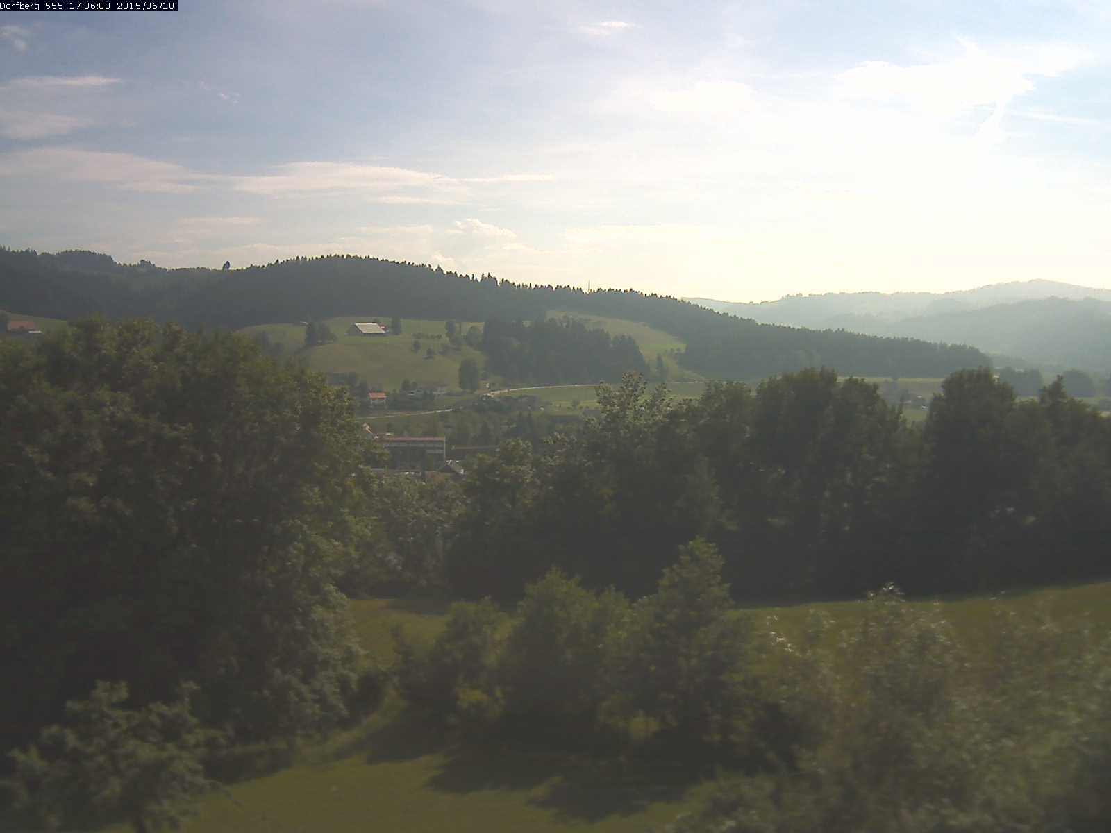 Webcam-Bild: Aussicht vom Dorfberg in Langnau 20150610-170601
