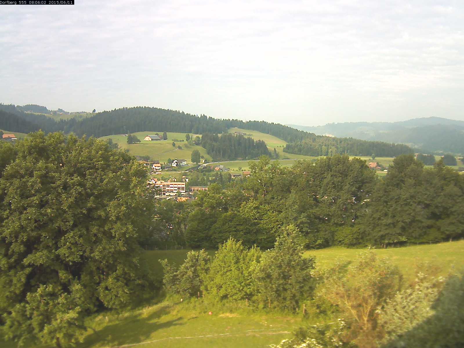 Webcam-Bild: Aussicht vom Dorfberg in Langnau 20150611-080601