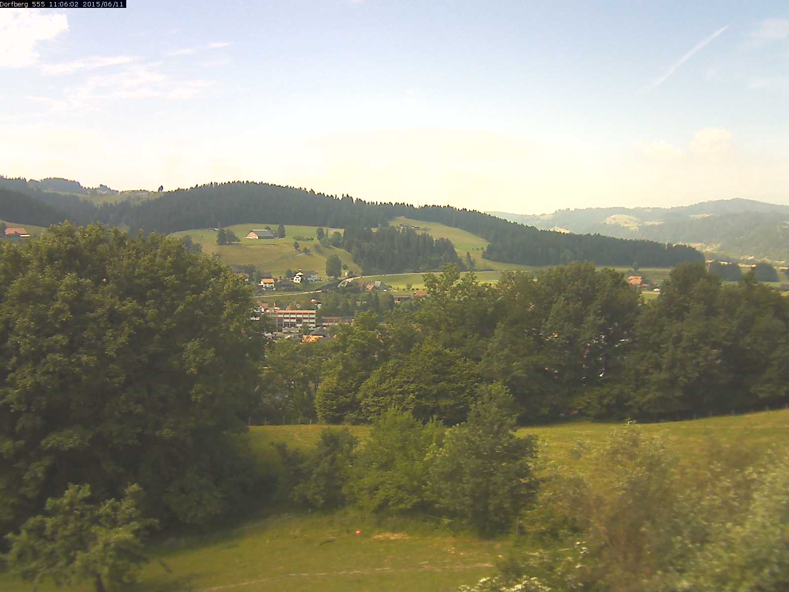 Webcam-Bild: Aussicht vom Dorfberg in Langnau 20150611-110601