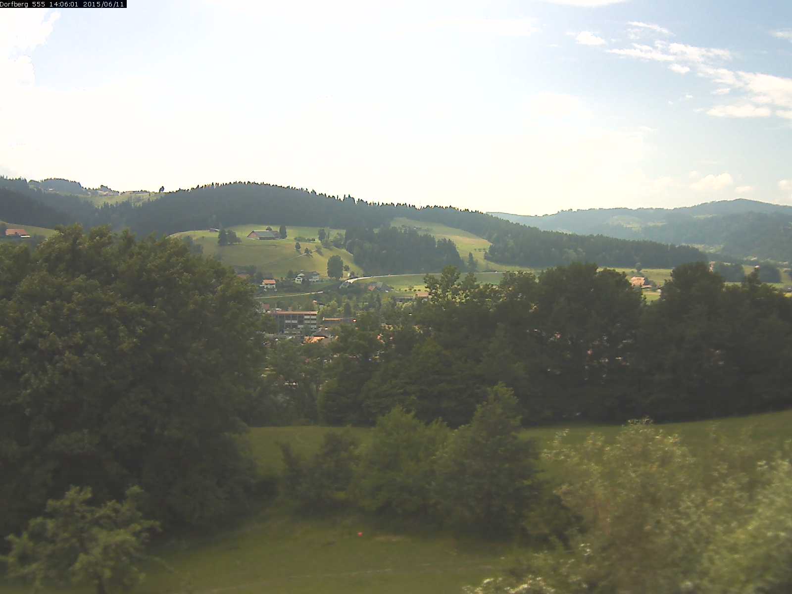 Webcam-Bild: Aussicht vom Dorfberg in Langnau 20150611-140601