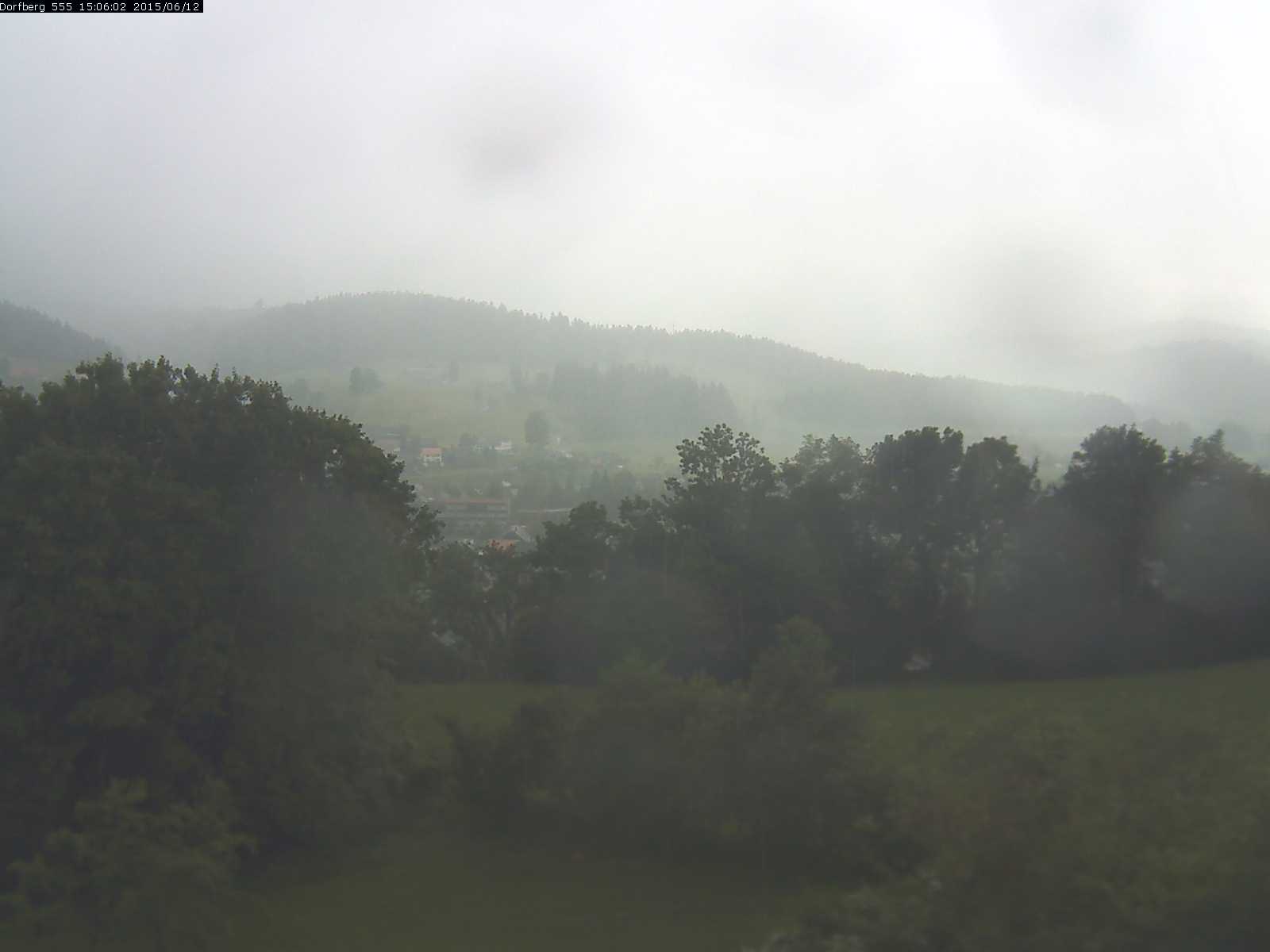 Webcam-Bild: Aussicht vom Dorfberg in Langnau 20150612-150601