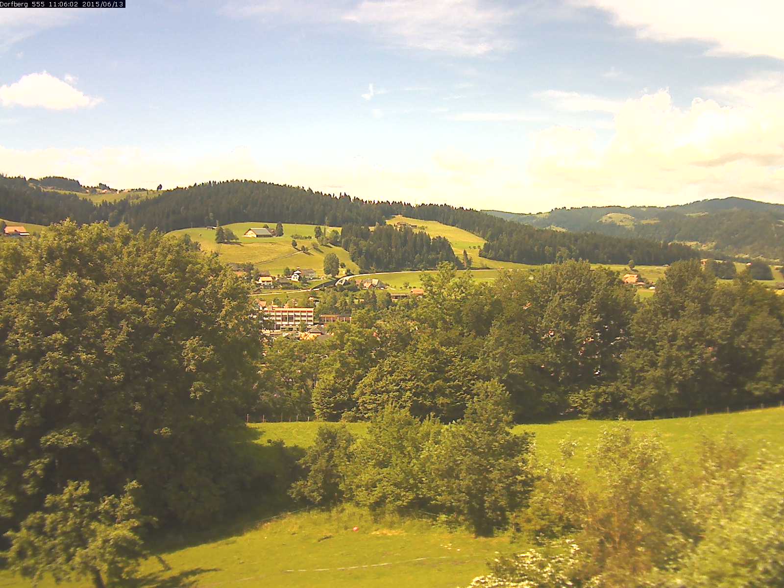 Webcam-Bild: Aussicht vom Dorfberg in Langnau 20150613-110601