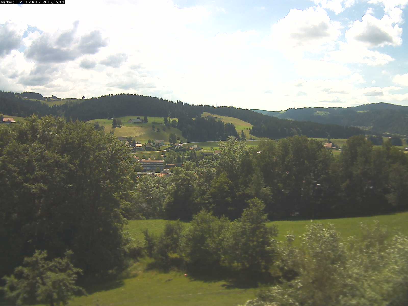 Webcam-Bild: Aussicht vom Dorfberg in Langnau 20150613-150601