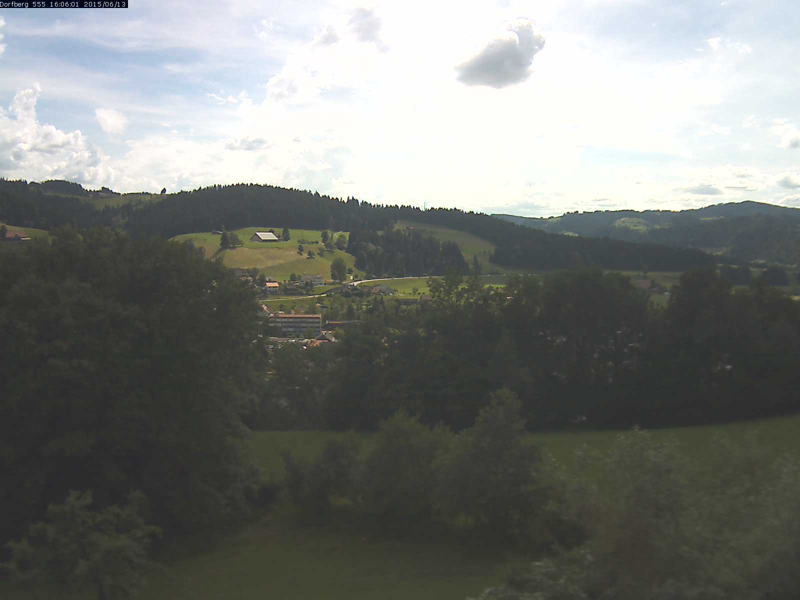 Webcam-Bild: Aussicht vom Dorfberg in Langnau 20150613-160601