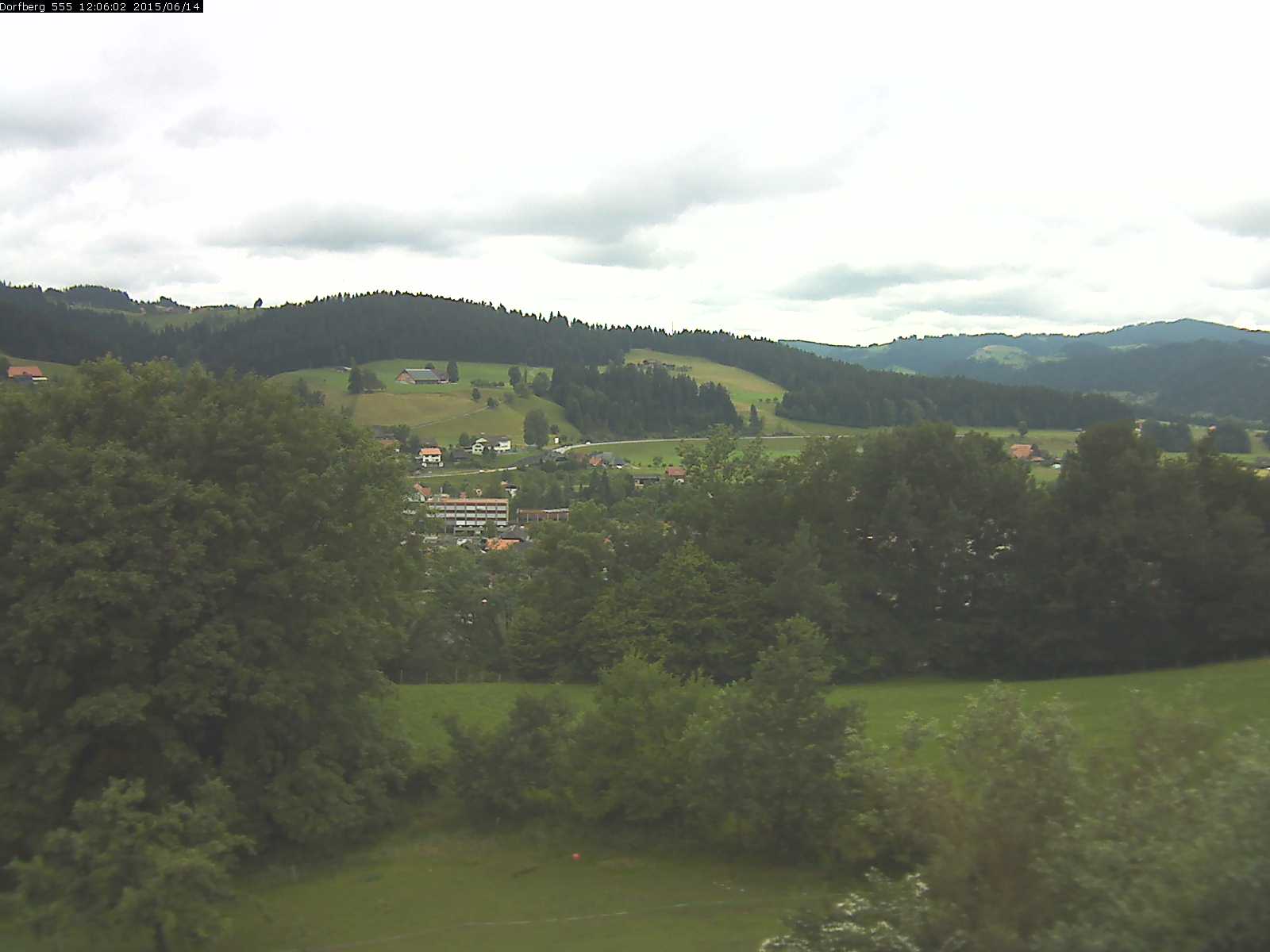 Webcam-Bild: Aussicht vom Dorfberg in Langnau 20150614-120601