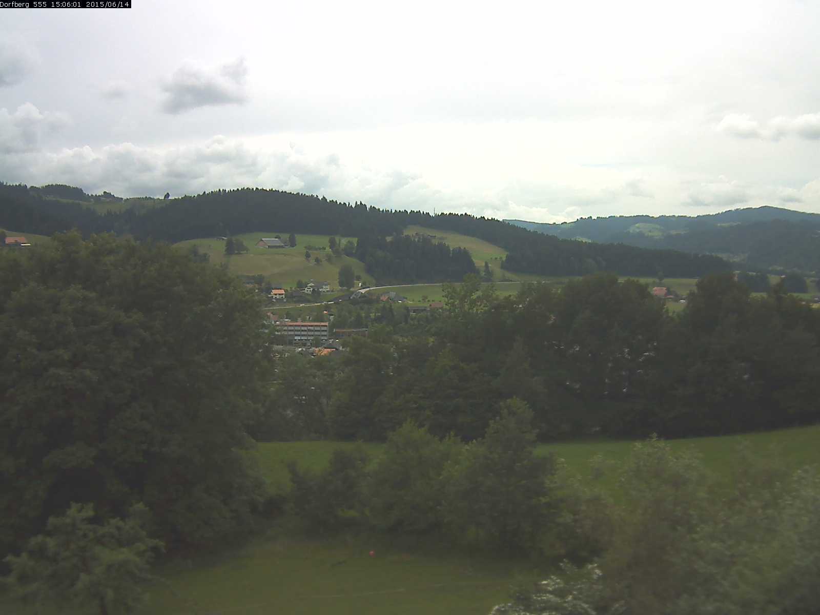 Webcam-Bild: Aussicht vom Dorfberg in Langnau 20150614-150601