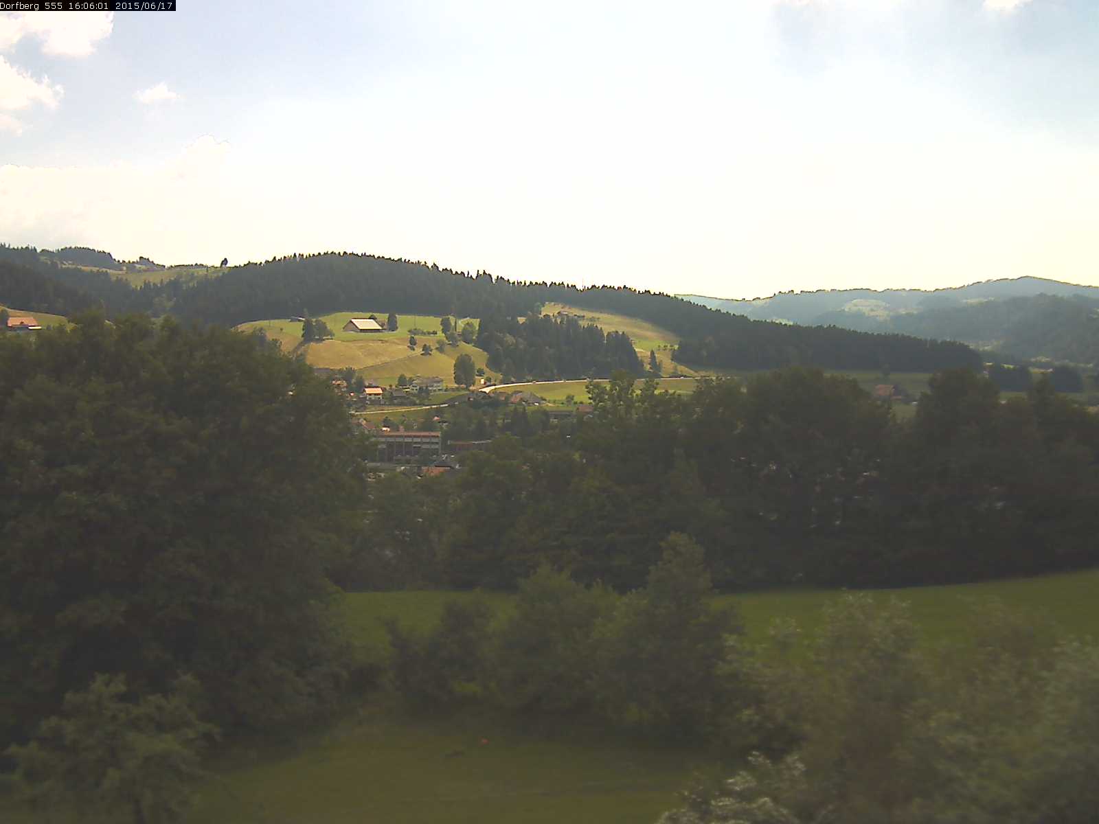 Webcam-Bild: Aussicht vom Dorfberg in Langnau 20150617-160601